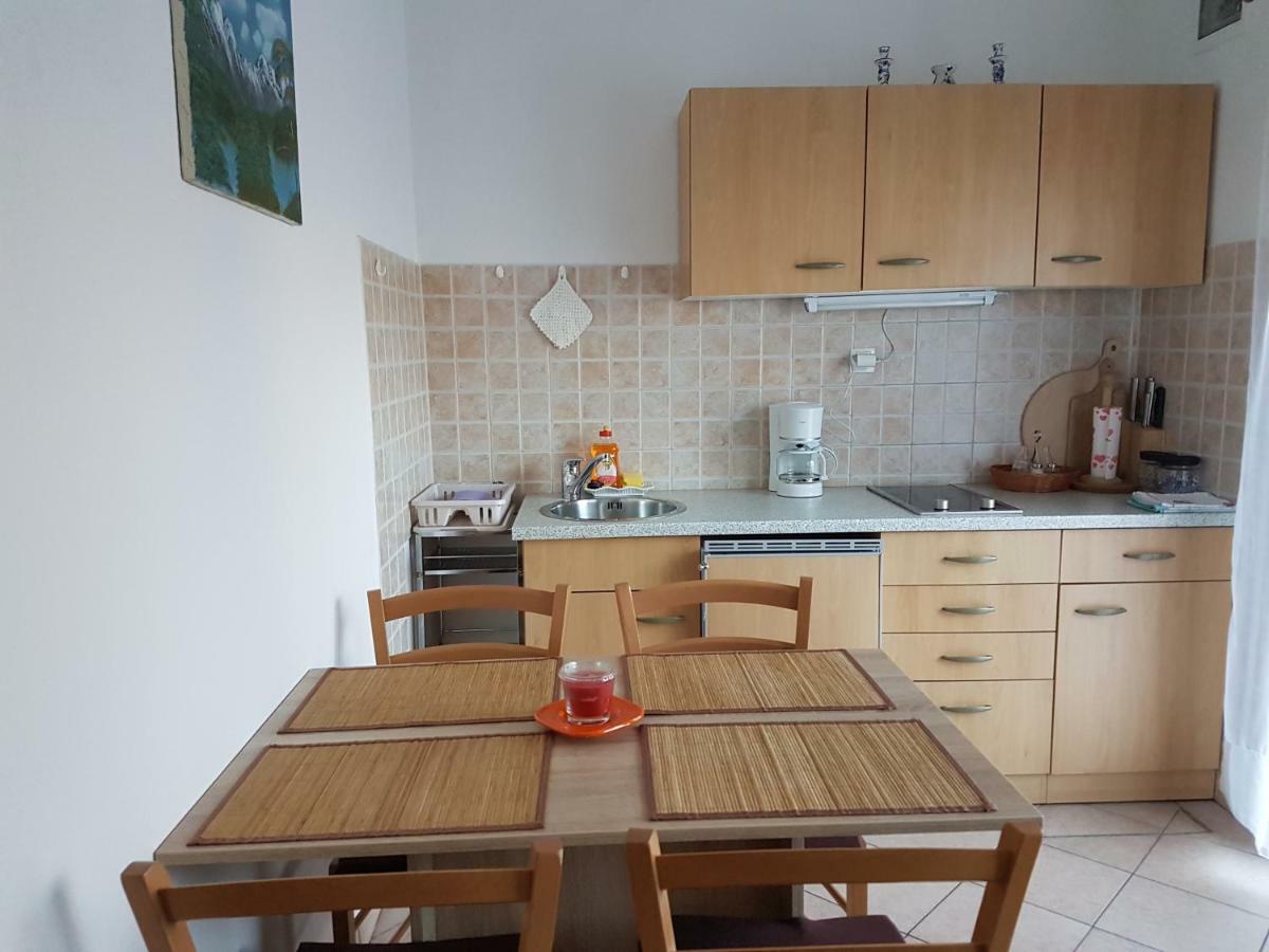 Apartment Apartmaji Mezan *